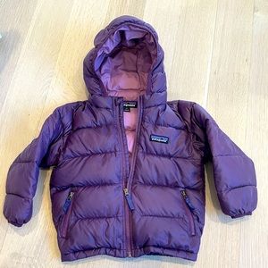 Patagonia Baby Down Hooded Sweater Jacket, size 2T